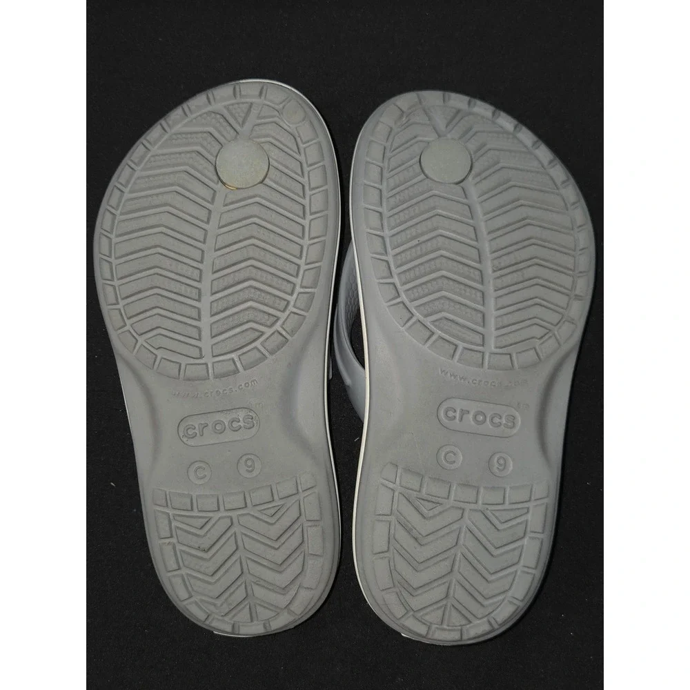 Crocs‎ Kids Gray Flip Flops Sandals Beach Pool Lightweight Size 9C